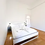 Kiraly Levente - Downtown Location With Ac *