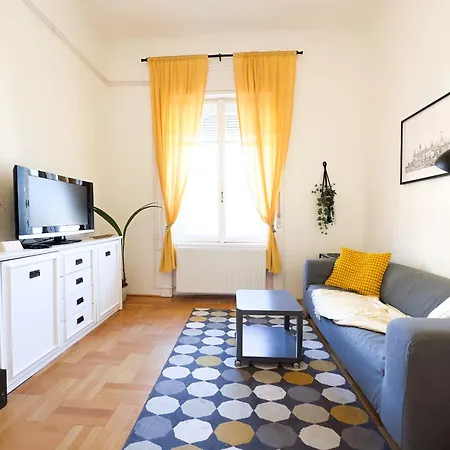 Apartamento Kiraly Levente - Downtown Location With Ac Budapeste