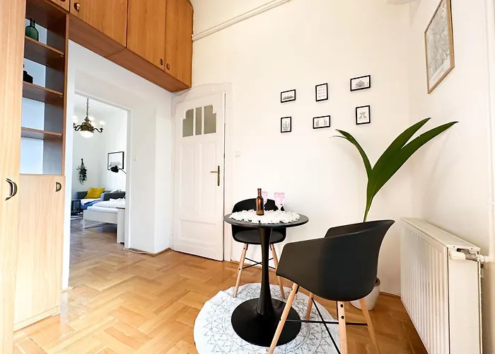 Kiraly Levente - Downtown Location With Ac Apartamento *