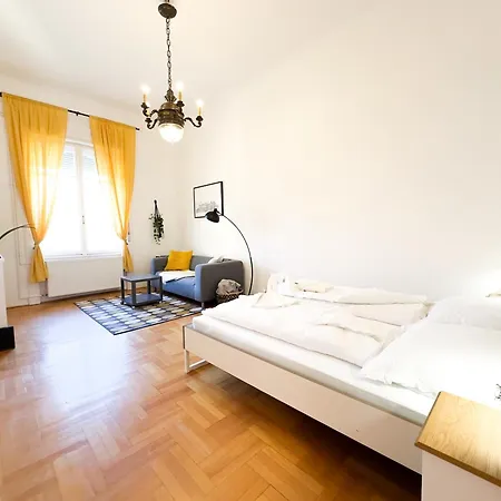Kiraly Levente - Center Location Ac Lejlighed