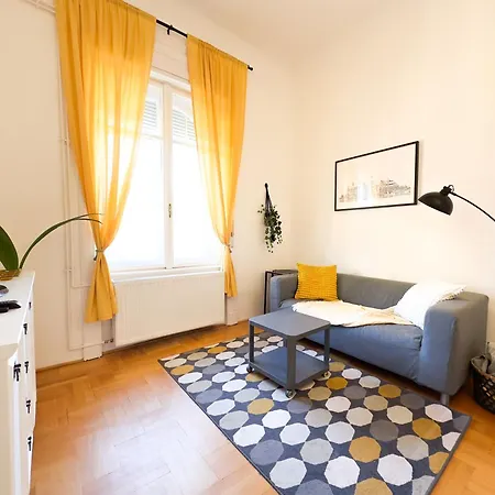 Daire Kiraly Levente - Downtown Location With Ac *
