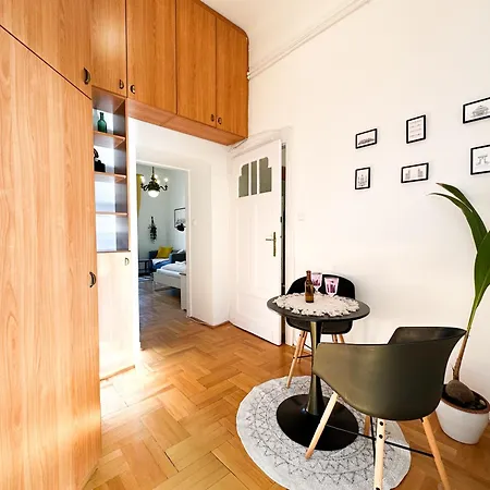 Kiraly Levente - Downtown Location With Ac