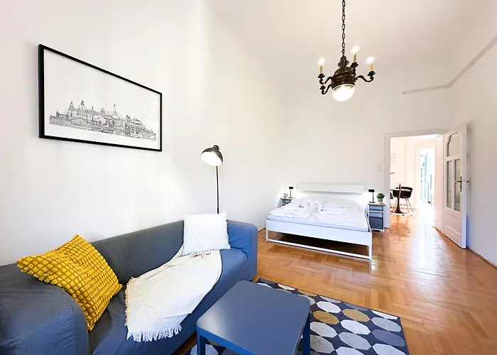 Kiraly Levente - Downtown Location With Ac Budapest