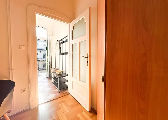 Kiraly Levente - Downtown Location With Ac * Budapest